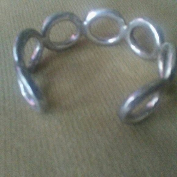 Seven rings cuff bracelets - Picture 4 of 4